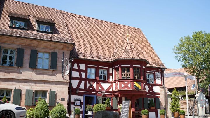 Ansicht vom Hotel Schwarzer Adler in Uttenreuth